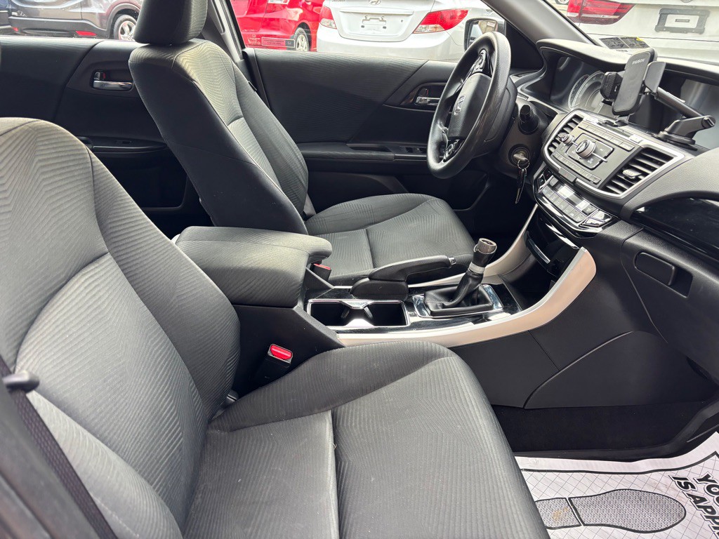 2011 Subaru Outback Image 27