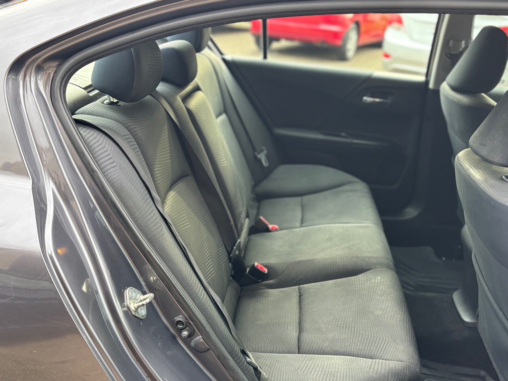 2011 Subaru Outback Image 28