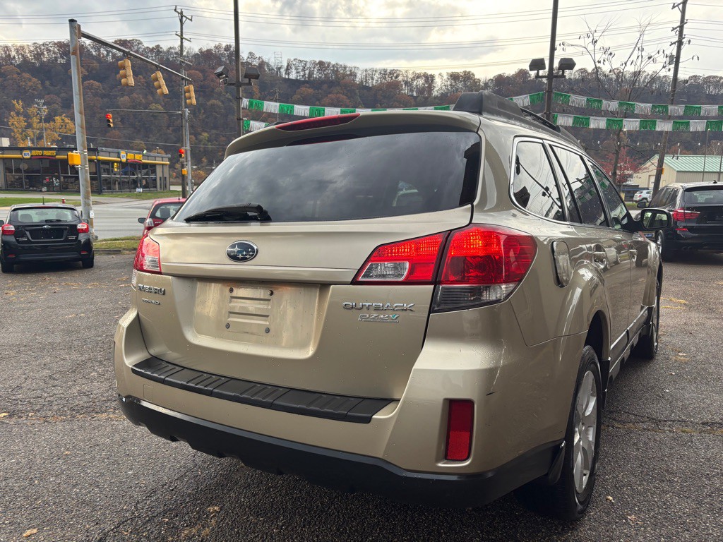 2010 Subaru Outback Image 5