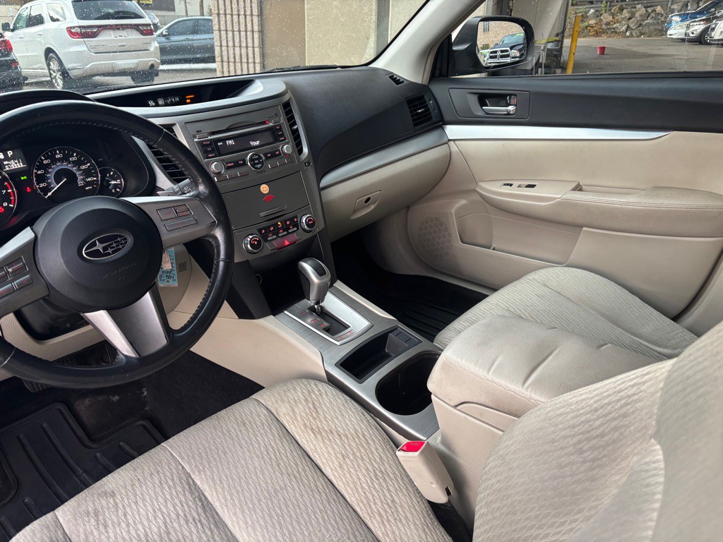2010 Subaru Outback Image 7