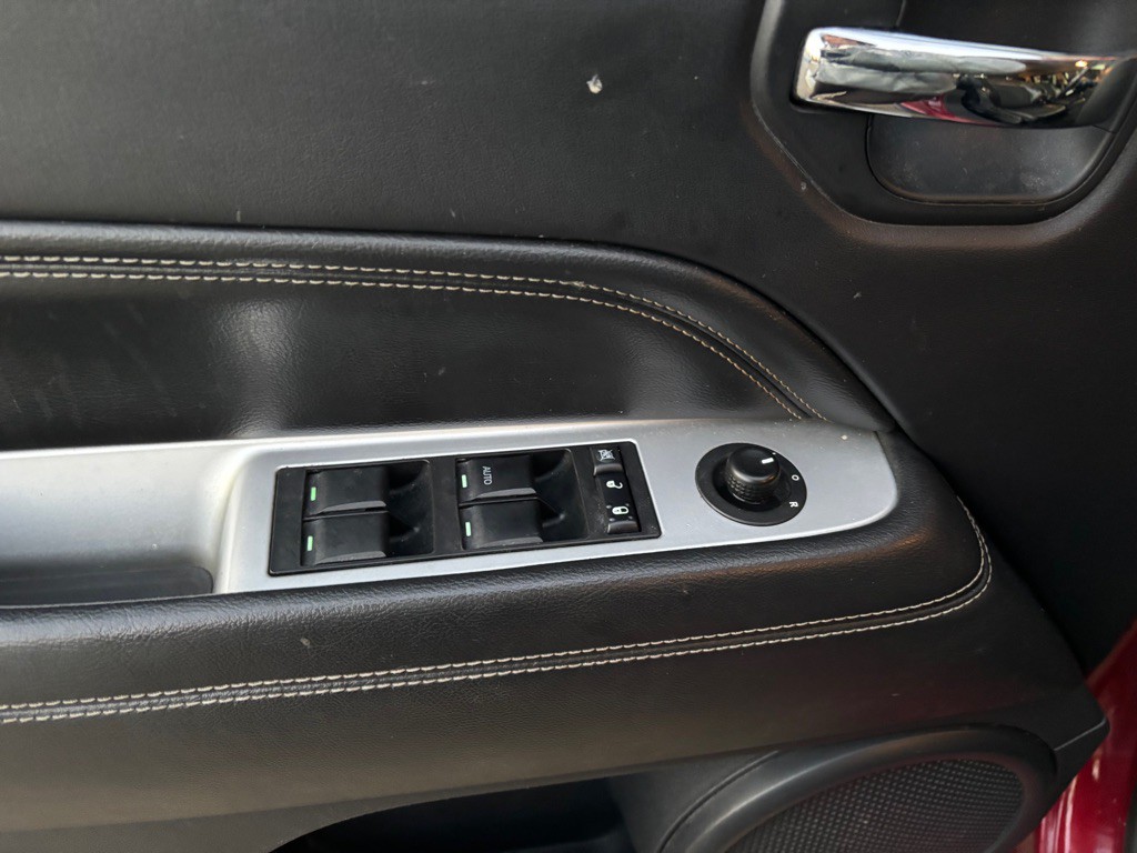 2016 Jeep Compass Image 12