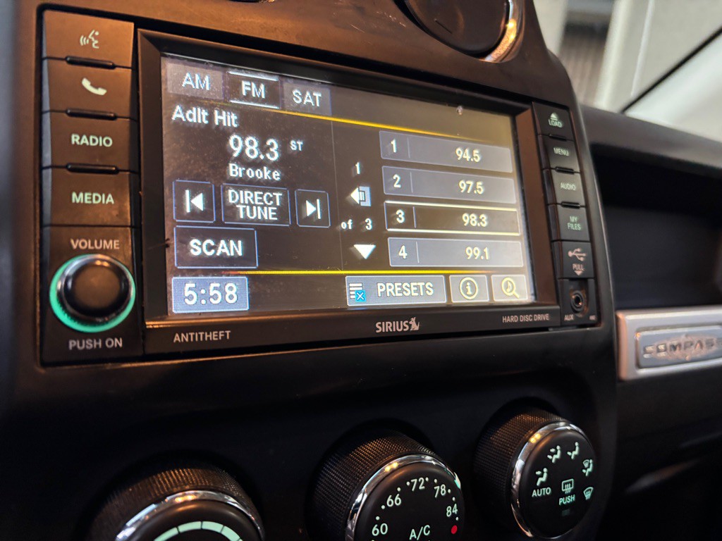 2016 Jeep Compass Image 15