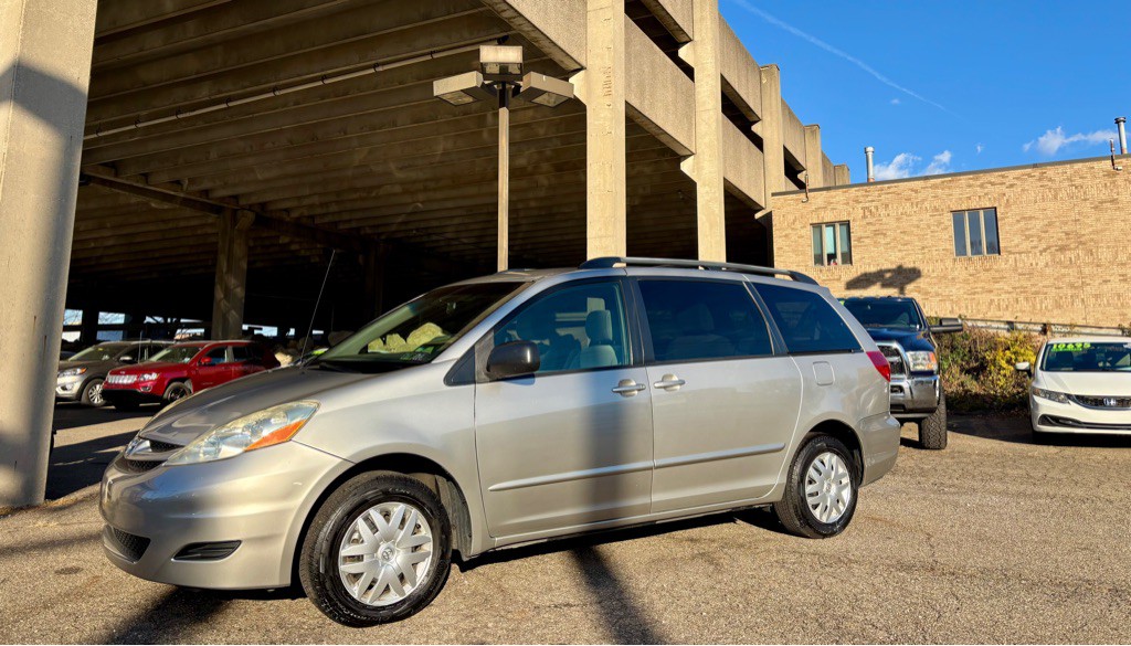 2006 Toyota Sienna Image 1