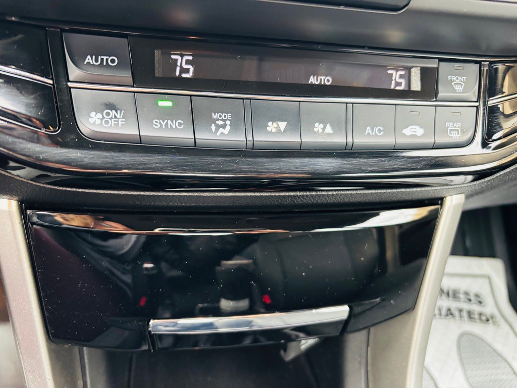 2017 Honda Accord Image 12