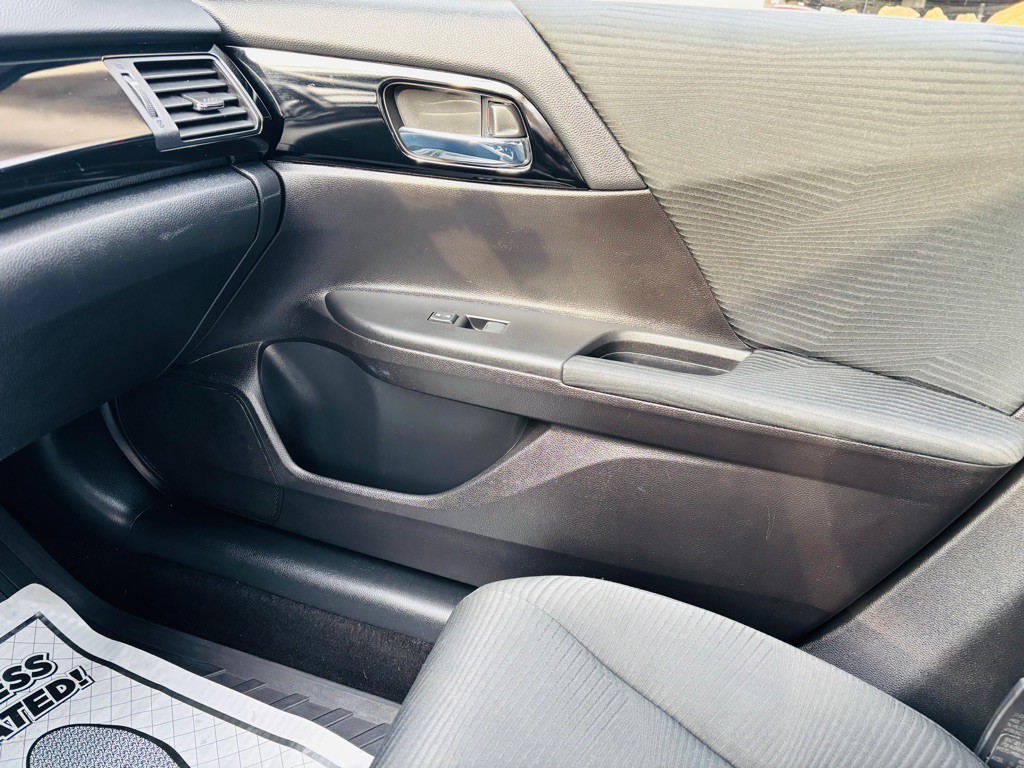 2017 Honda Accord Image 13