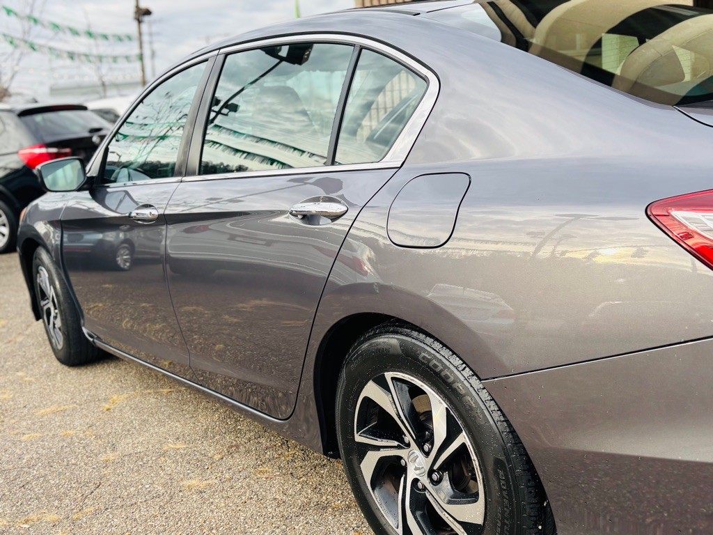 2017 Honda Accord Image 19