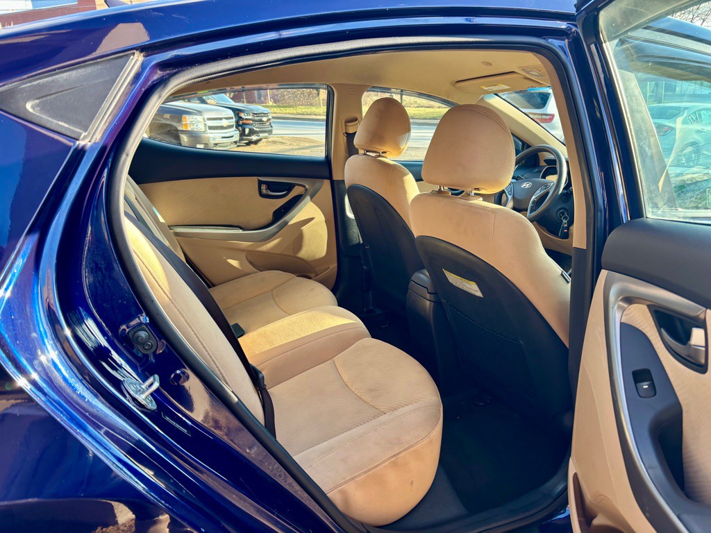 2013 Hyundai Elantra Image 5
