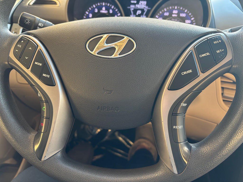 2013 Hyundai Elantra Image 11