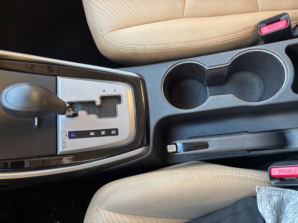 2013 Hyundai Elantra Image 15