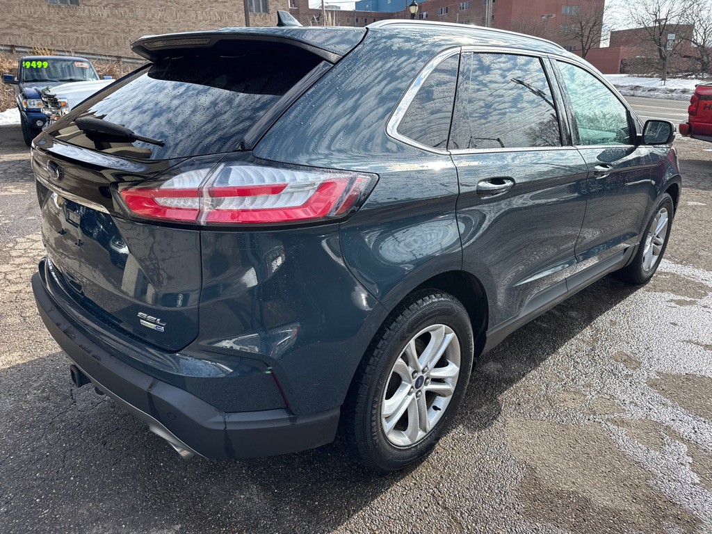 2019 Ford Edge Image 3