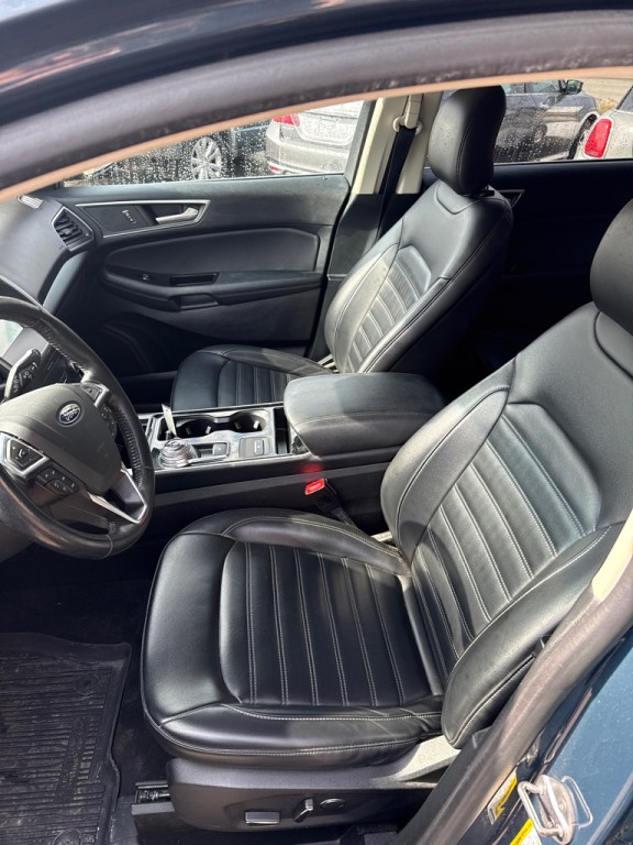 2019 Ford Edge Image 7