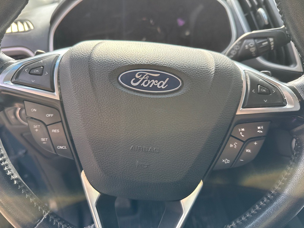 2019 Ford Edge Image 8