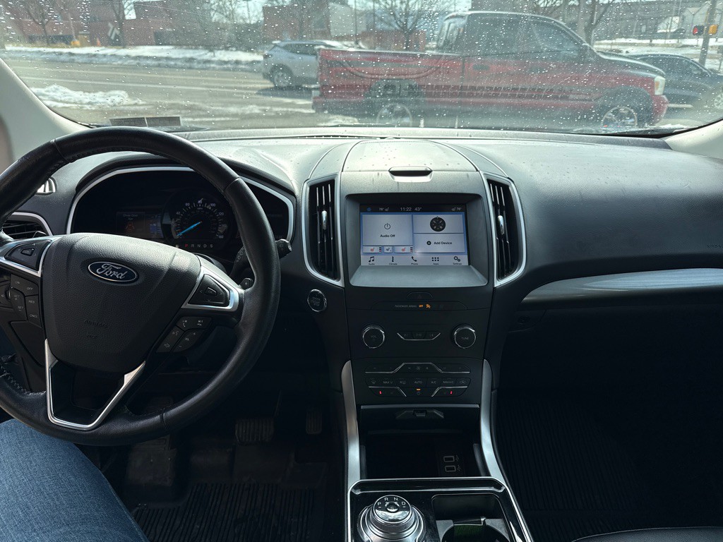 2019 Ford Edge Image 13