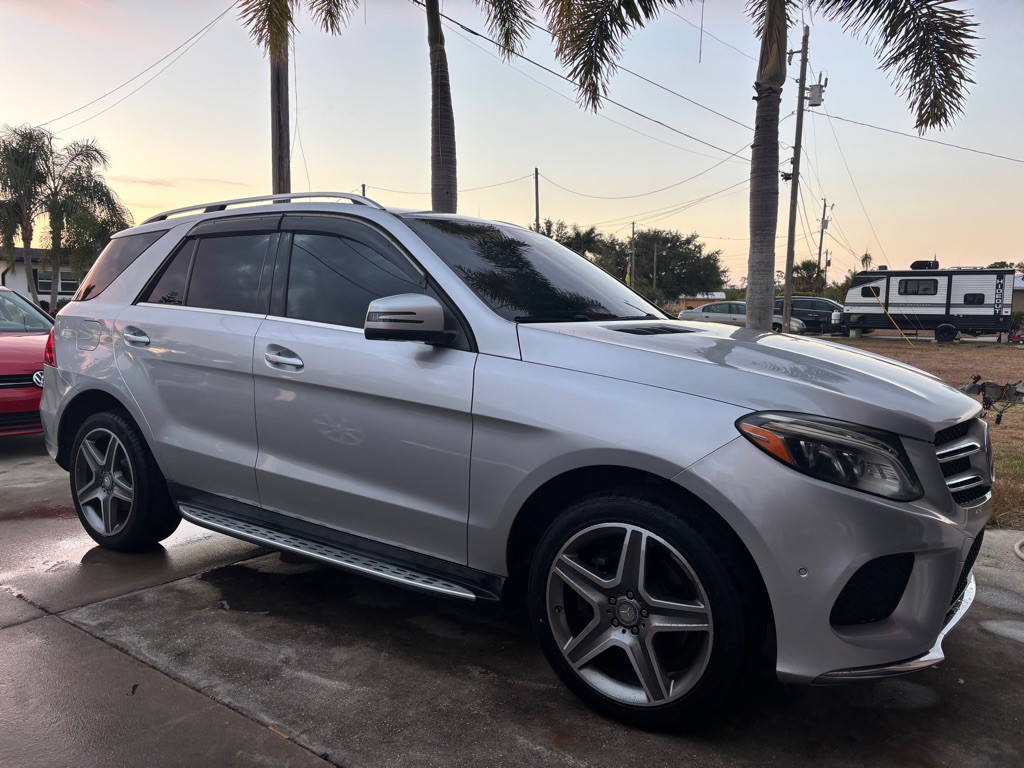 2016 Mercedes-Benz GLE-Class Image 2