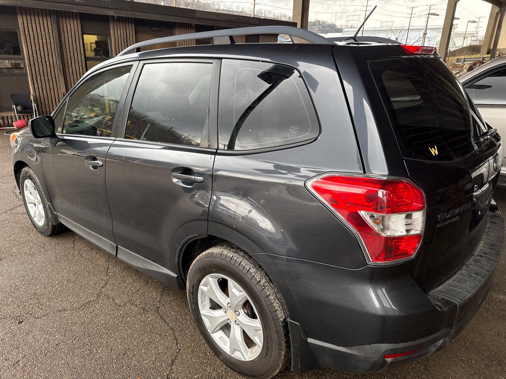 2015 Subaru Forester Image 2
