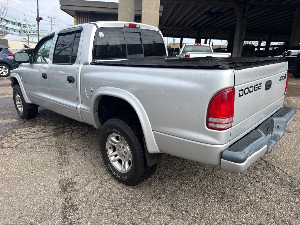 2002 Dodge Dakota Image 2
