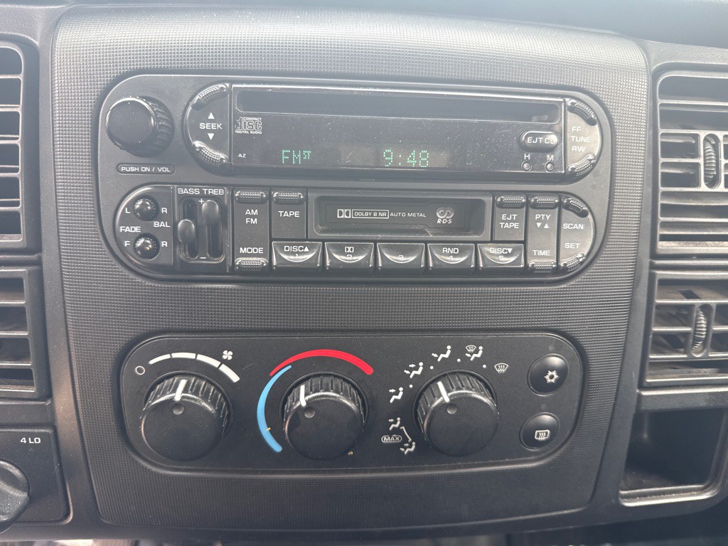 2002 Dodge Dakota Image 10