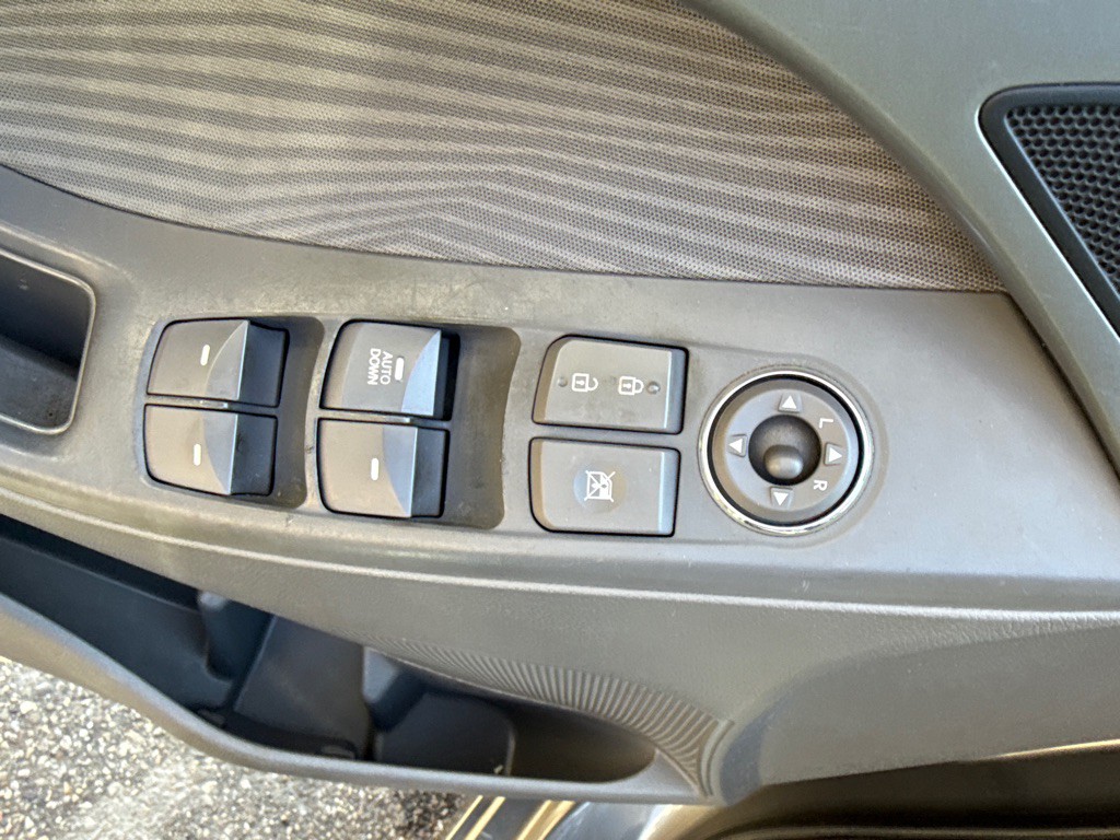 2013 Hyundai Elantra Image 7