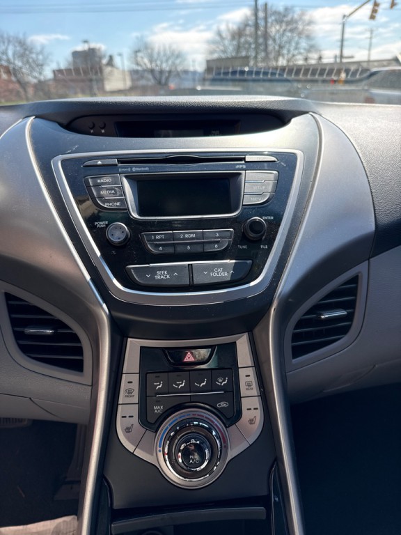 2013 Hyundai Elantra Image 9