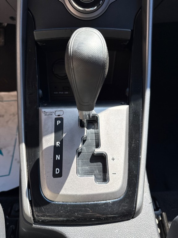 2013 Hyundai Elantra Image 10