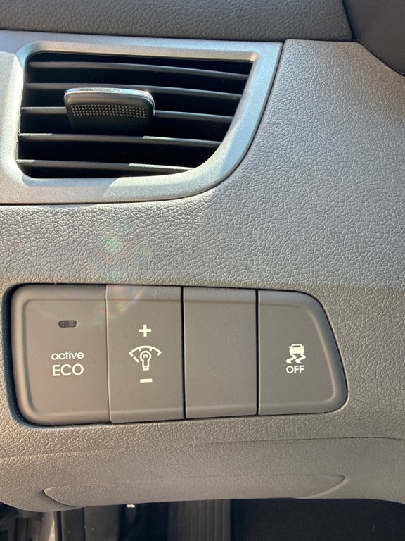 2013 Hyundai Elantra Image 11