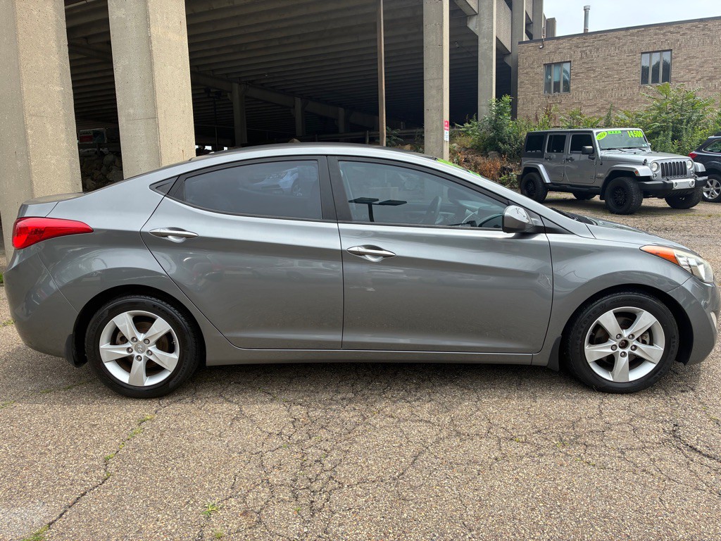 2013 Hyundai Elantra Image 5