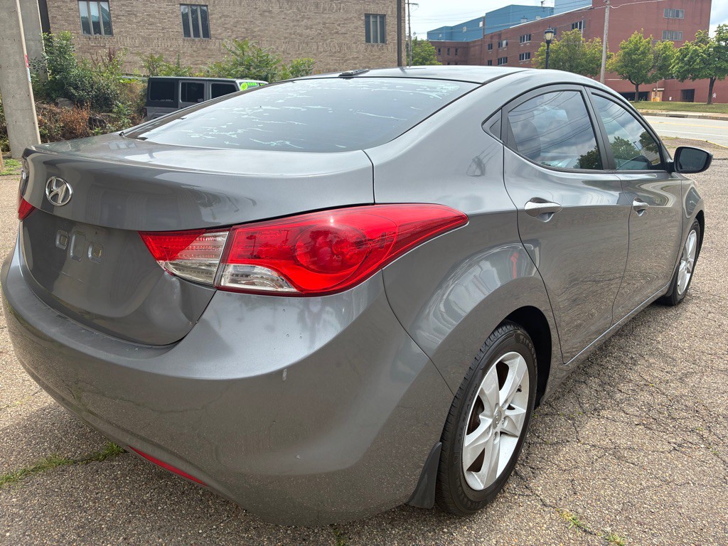 2013 Hyundai Elantra Image 6