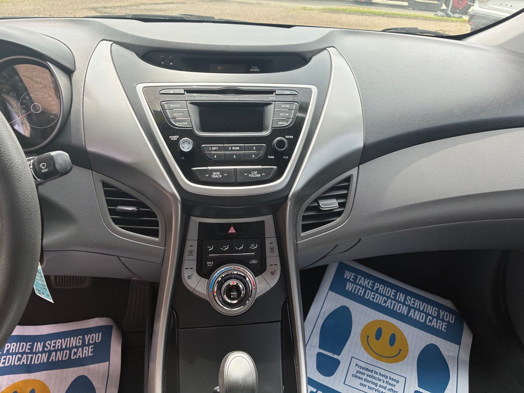 2013 Hyundai Elantra Image 13