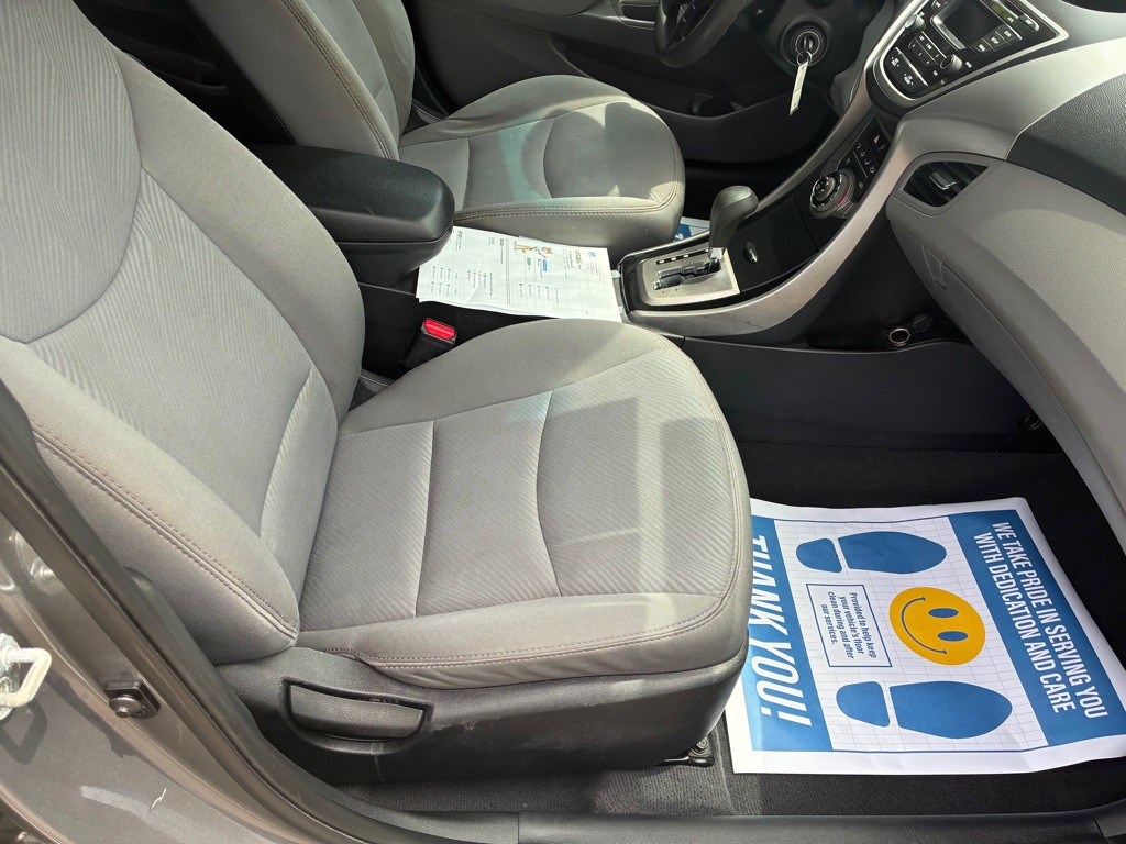 2013 Hyundai Elantra Image 15