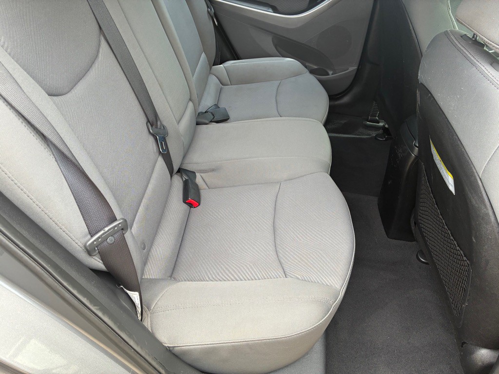 2013 Hyundai Elantra Image 17