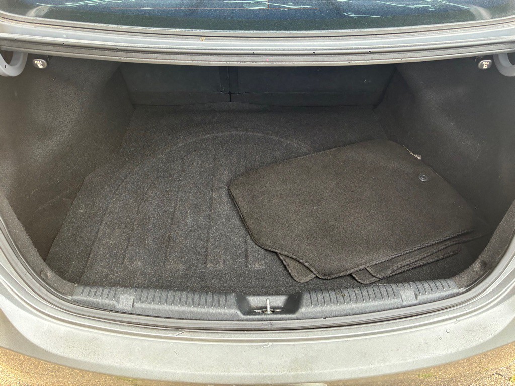 2013 Hyundai Elantra Image 18