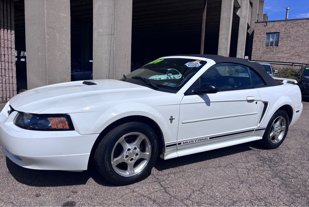 2001 Ford Mustang Image 1