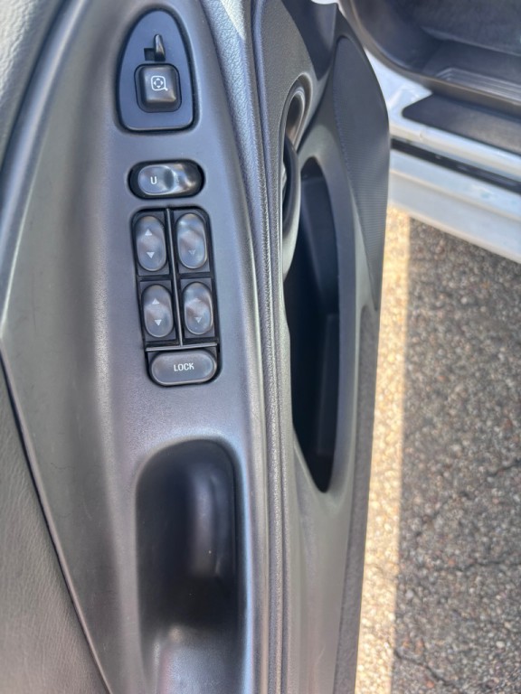 2001 Ford Mustang Image 10