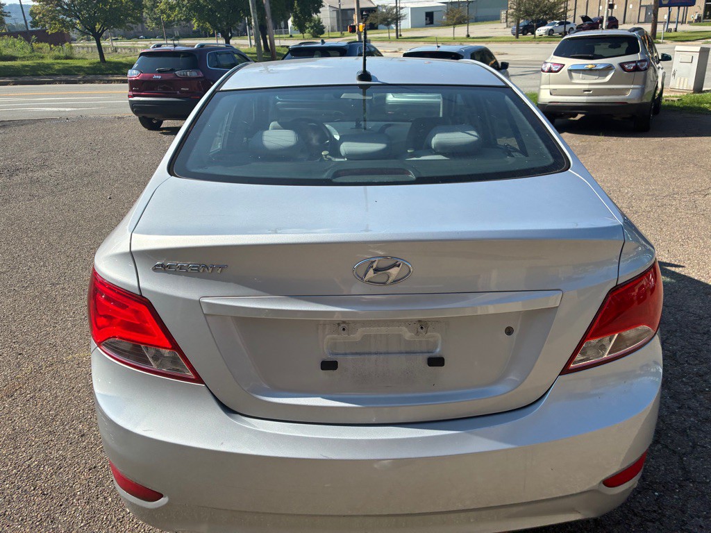 2016 Hyundai Accent Image 6