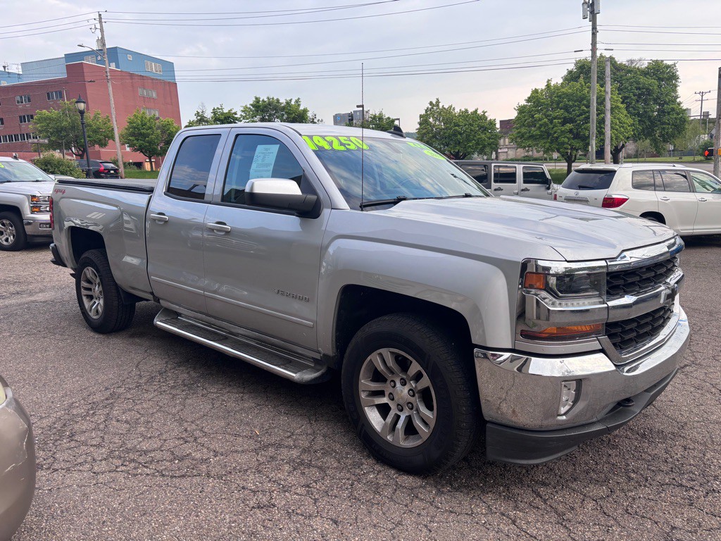 2017 Chevrolet Silverado 1500 Image 2