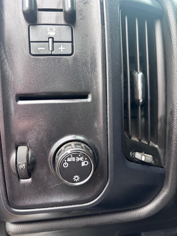2015 Chevrolet Silverado 1500 Image 12