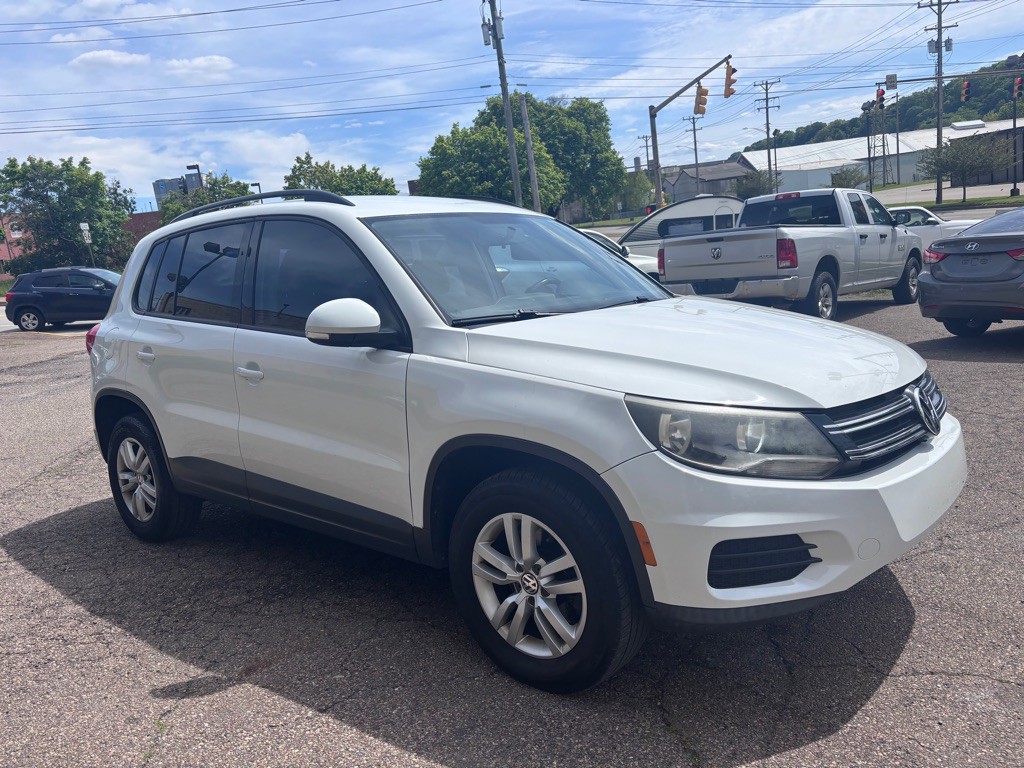 2015 Volkswagen Tiguan Image 2