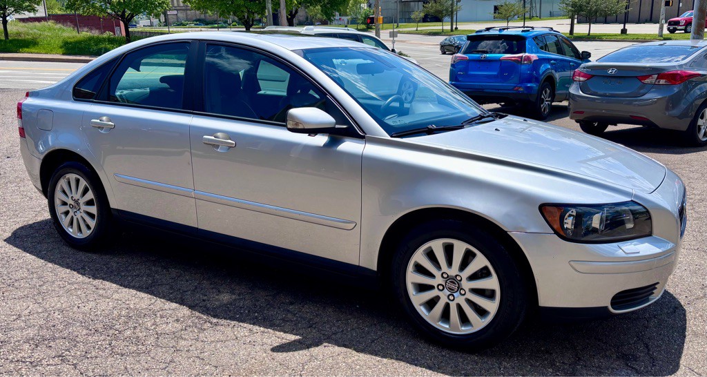 2004 Volvo S40 Image 2