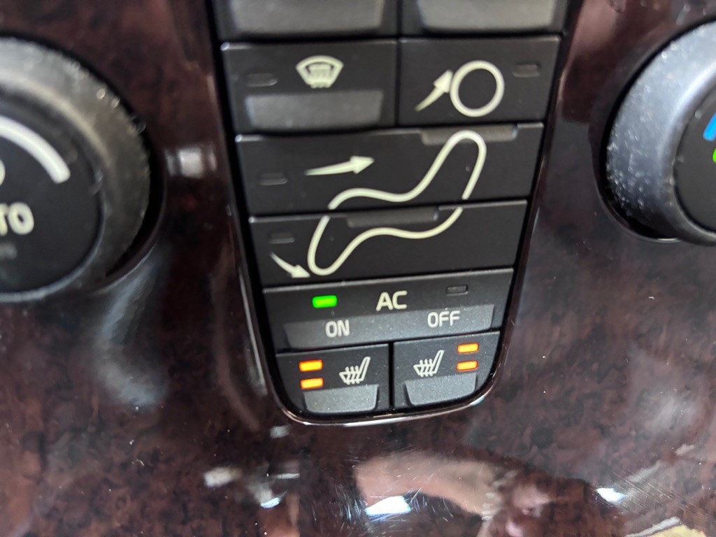 2004 Volvo S40 Image 12