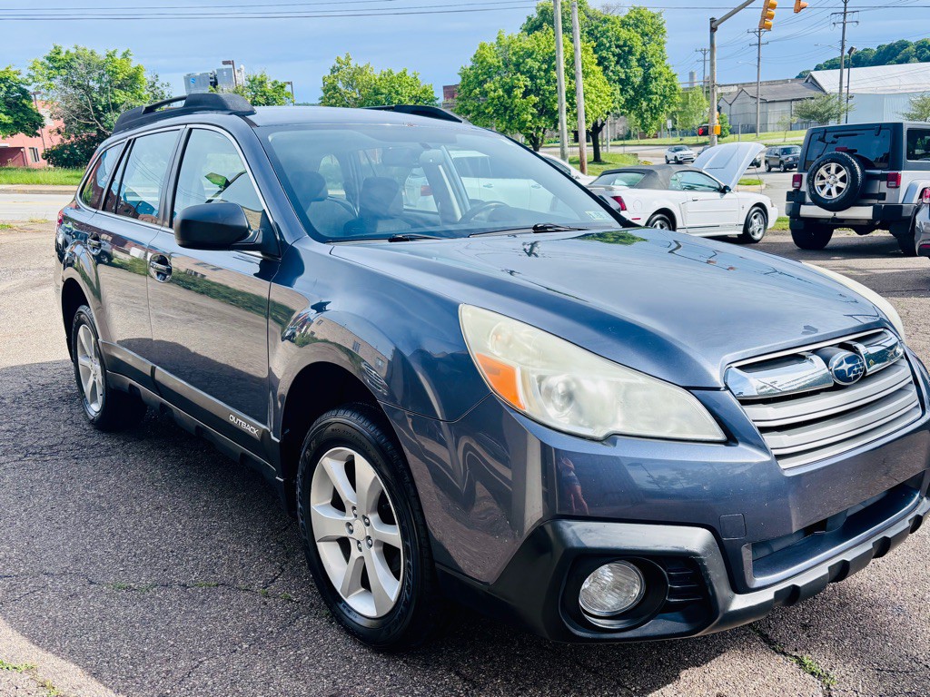 2014 Subaru Outback Image 2