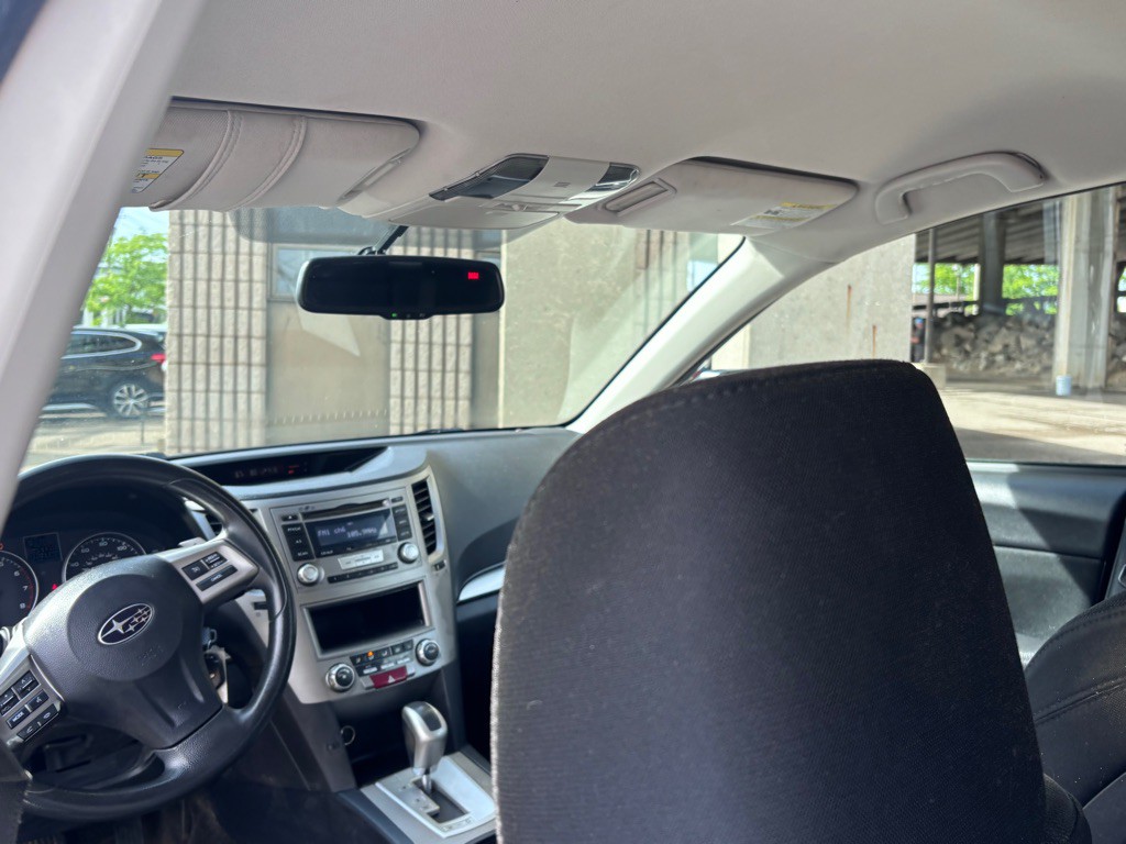 2014 Subaru Outback Image 9