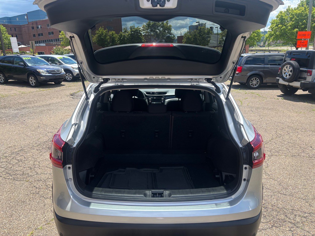 2020 Nissan Rogue Image 4