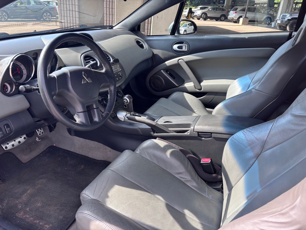 2007 Mitsubishi Eclipse Image 2