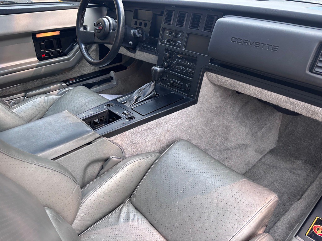 1986 Chevrolet Corvette Image 3