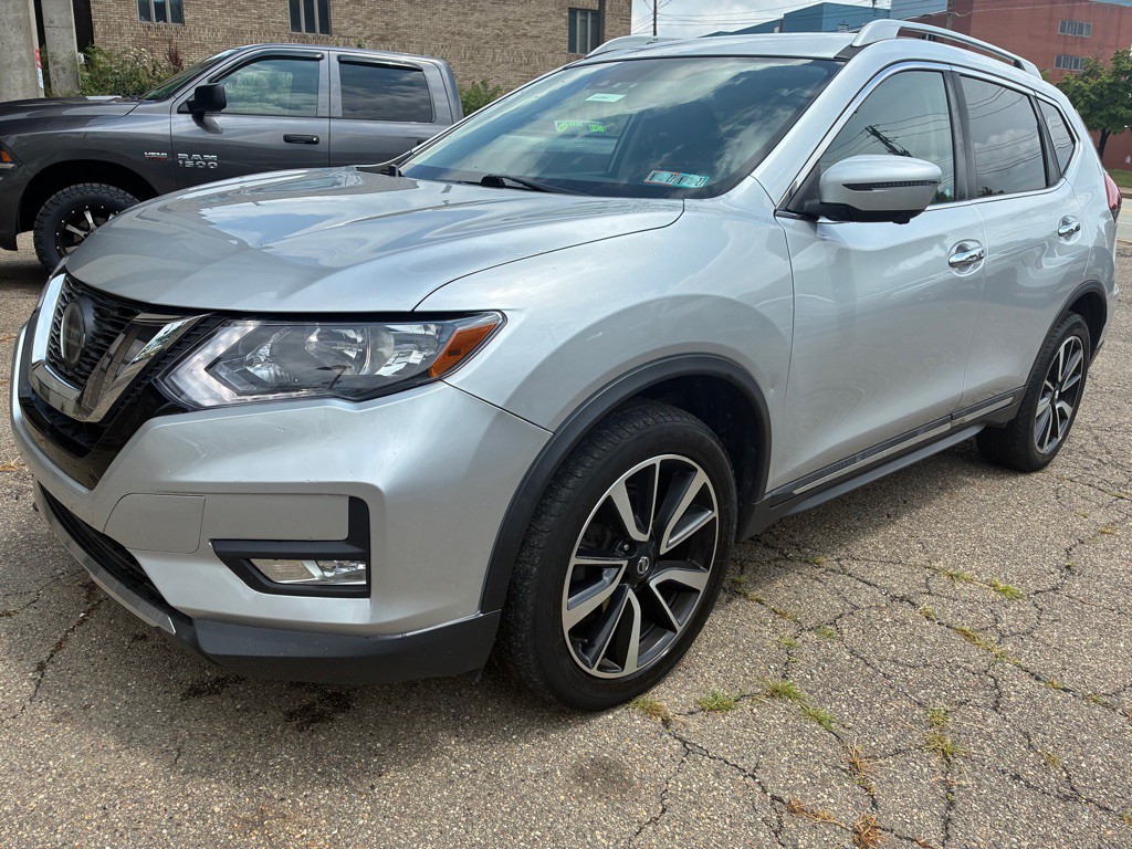 2019 Nissan Rogue Image 1