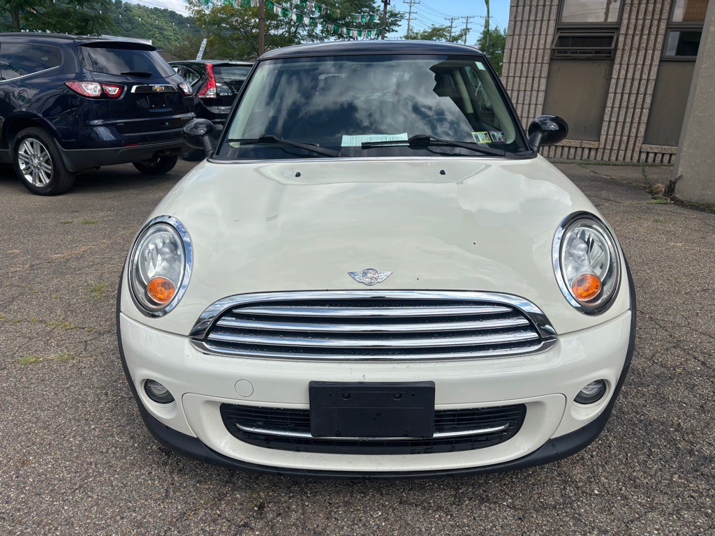 2011 MINI Cooper Image 2