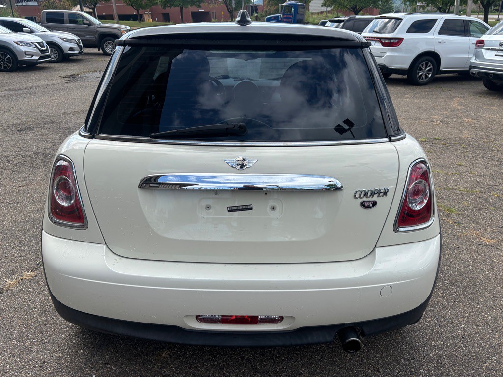2011 MINI Cooper Image 6
