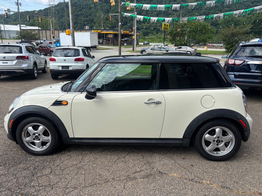 2011 MINI Cooper Image 8