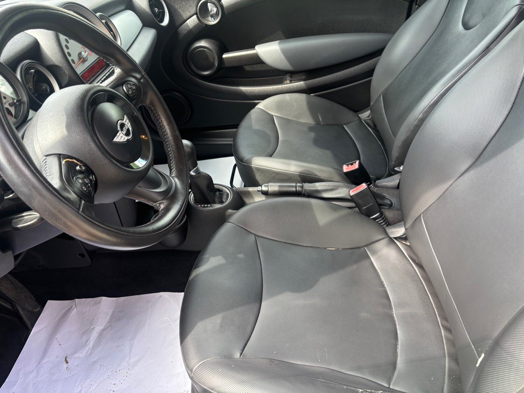 2011 MINI Cooper Image 10