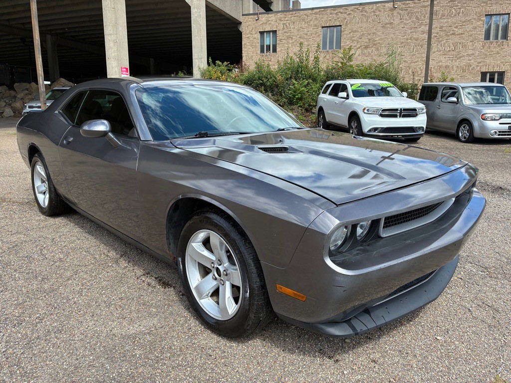 2011 Dodge Challenger Image 2